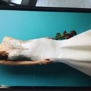 Allure wedding gown, 9252, ivory/silver, mermaid style dress, size 10.